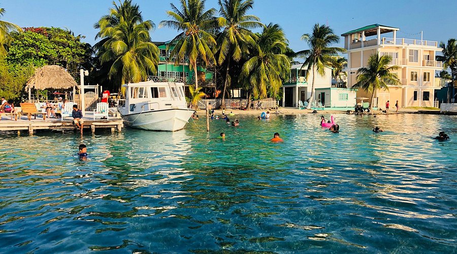 Clear blue water of Caye Caulker